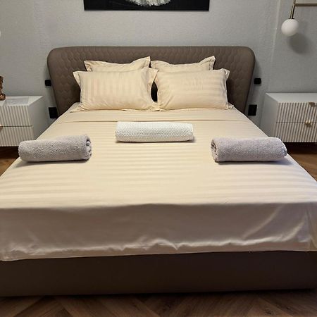 Apartament Lux Vedere Rond Alba Iulia Bucharest Luaran gambar